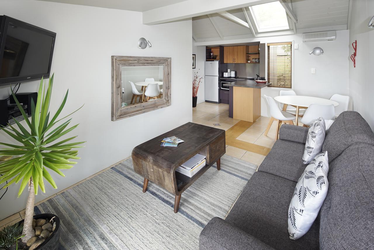 Palm Waiheke Island Resort - Stay Waiheke Palm Beach Bagian luar foto